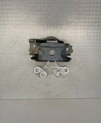 Engine mount bracket