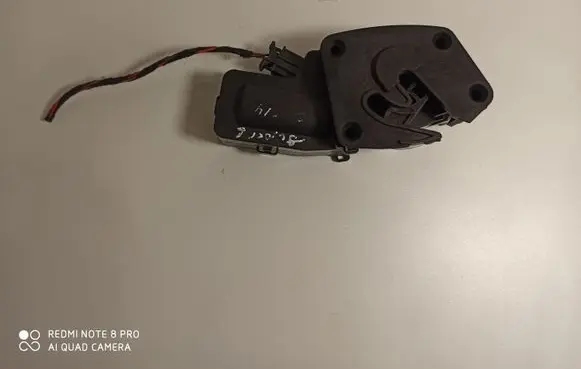 Skoda Superb B6 (3T) Tailgate/trunk/boot lock/catch/latch 3T0827299C