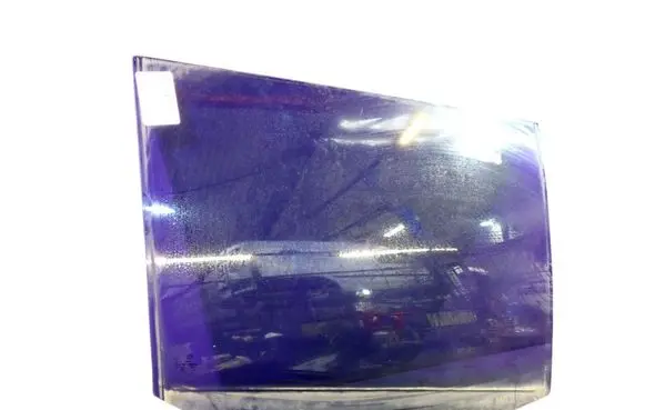 Volkswagen Golf V Front door window glass four-door
