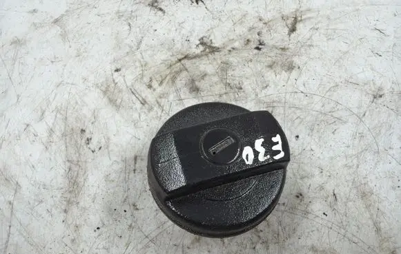 BMW 3 E30 Fuel tank cap lock