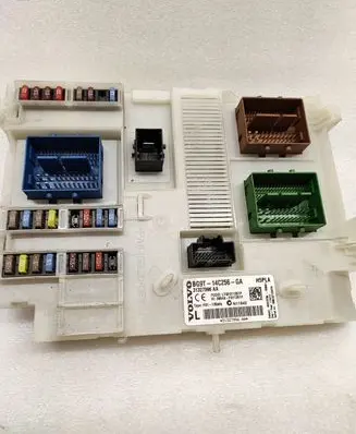 Volvo XC60 Fuse module 31327996AA