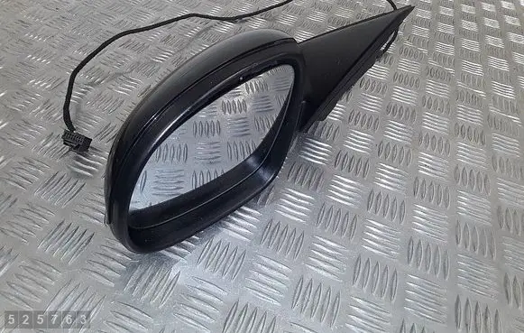 Skoda Yeti (5L) Front door electric wing mirror 5L0857933