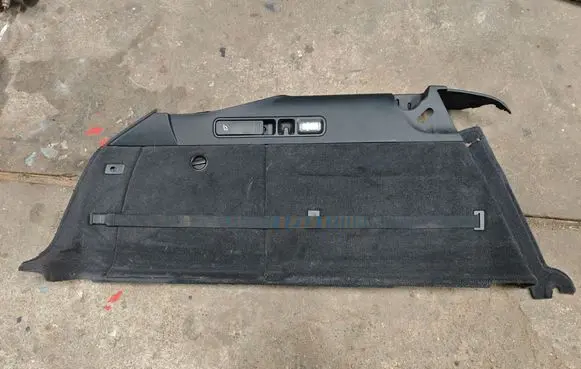 Trunk/boot side trim panel