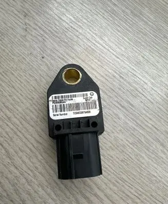 Dodge Nitro Airbag deployment crash/impact sensor P04896065AA 39754C TC5ME27975A805
