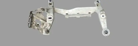 Audi Q7 4L Pneumatic air compressor holding bracket 7L0616879