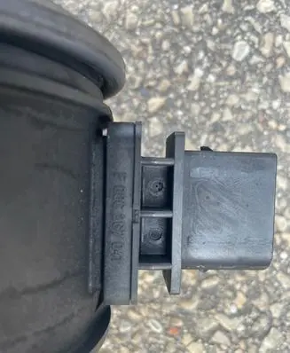 BMW 5 E60 E61 Mass air flow meter F00C2G7041