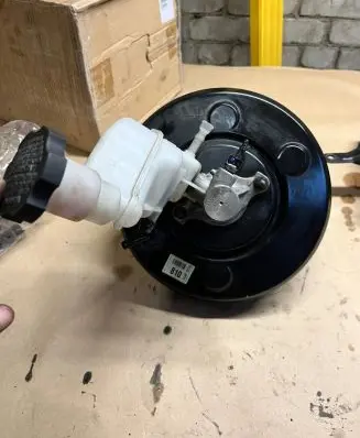 KIA Carens III Brake booster LL4F0178