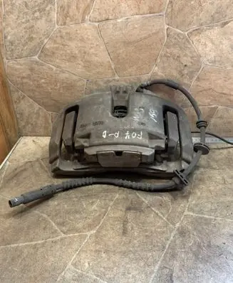 BMW 5 GT F07 Front brake caliper