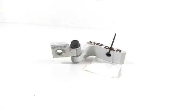 BMW 2 F46 Rear door lower hinge 7246064