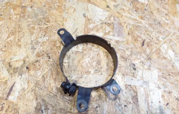 Jeep Grand Cherokee (WK) Fuel filter bracket/mount holder A6420920040