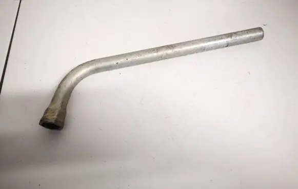 Volkswagen Touareg I Wheel nut wrench 7l0012219