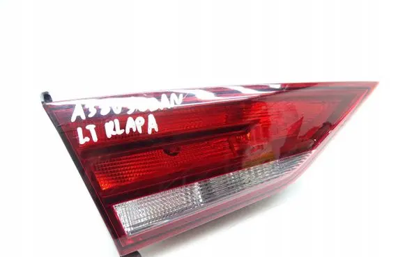 Audi A3 S3 8V Tailgate rear/tail lights 8V5945093