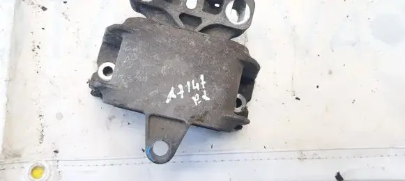Audi A3 S3 8L Engine mount bracket