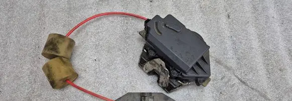 Mercedes-Benz E W211 Loading door lock 021213