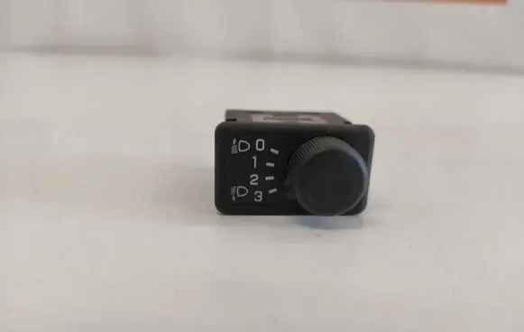 Nissan Almera Tino Headlight level height control switch 36997B D12501