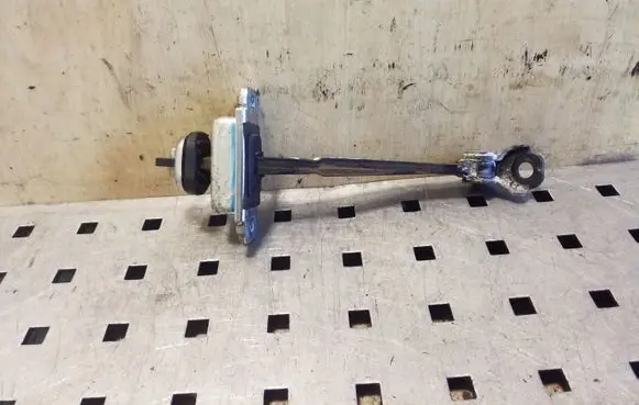 Opel Antara Front door check strap stopper