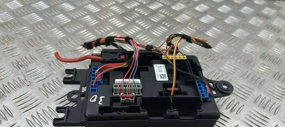 BMW 1 F20 F21 Fuse module 9228158