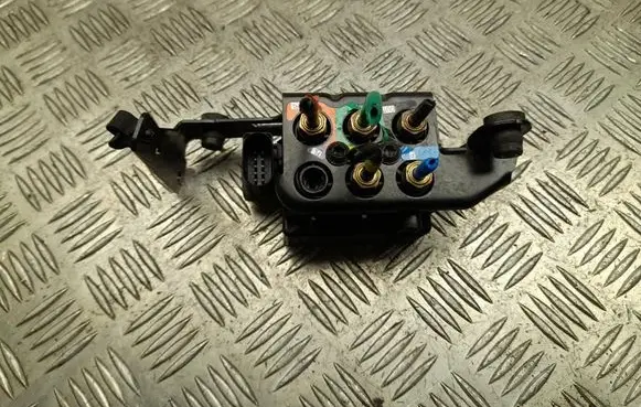 Porsche Macan (95B) Turbo solenoid valve 15152400612