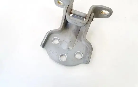 Hyundai Trajet Front door upper hinge