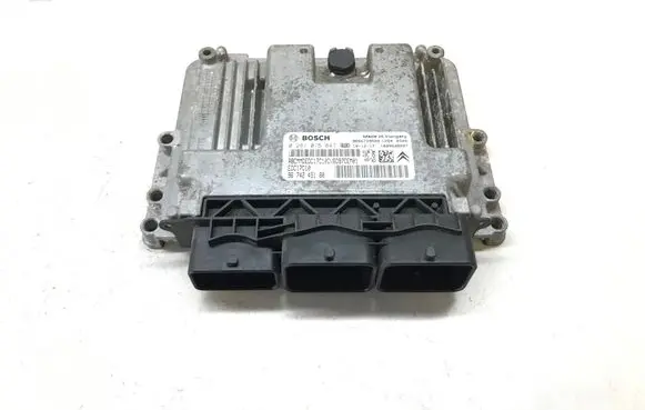 Citroen C3 Picasso Engine control unit/module 0281015847 9674245180 K4447
