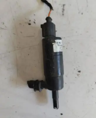 Volkswagen Golf V Headlight washer pump 3B7955681 001016 1E0973722A