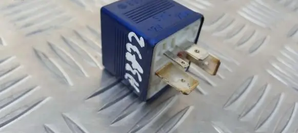 Audi A4 S4 B5 8D Other relay 8A0951253
