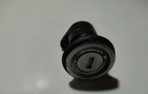 Peugeot Boxer Front door lock (next to the handle) 