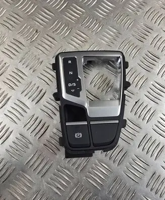 Audi Q5 SQ5 Gear shifter surround trim plastic 80B713111C
