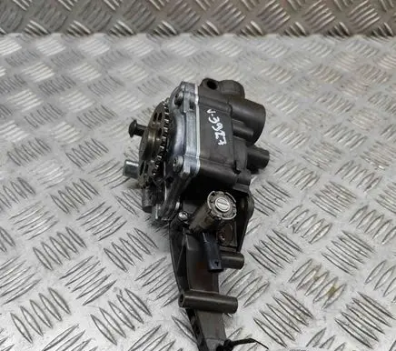 Mercedes-Benz GLE (W166 - C292) Oil pump A2761800701