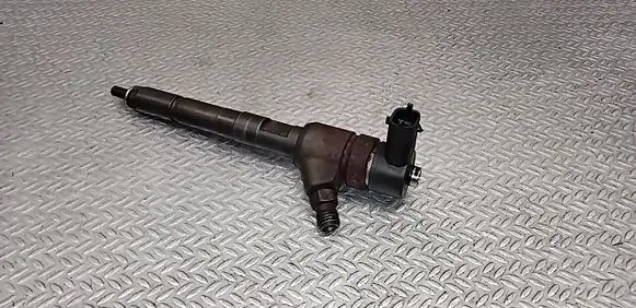 Fuel injector