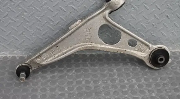 Nissan Qashqai J12 Front control arm WAHACZ-LEWY-NISSAN WAHACZ-PRZEDNI