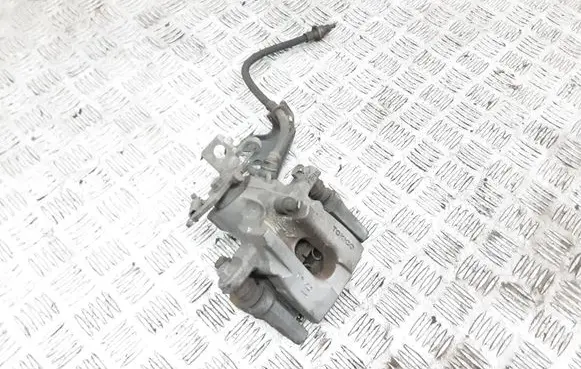 Lexus CT 200H Rear brake caliper