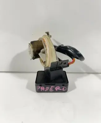 Mitsubishi Pajero Ignition lock MR329406 NL98010870 X1T14071M