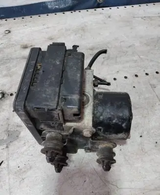 Volkswagen Touran I ABS Pump 1K0907379Q 00005305 10096003553