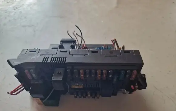 Mercedes-Benz E W211 Fuse module 2115456101