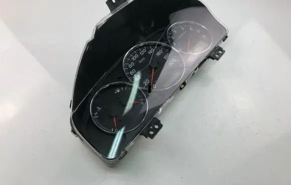 Mazda MPV II LW Speedometer (instrument cluster) LE5655430
