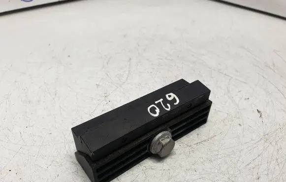Battery bracket