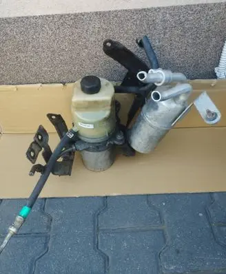 Ford Focus Power steering pump 4M513K514CC