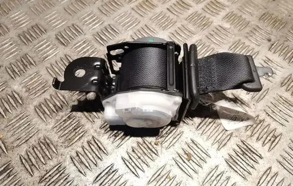 Subaru Legacy Middle seatbelt (rear)
