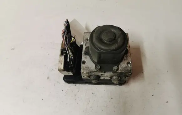 Toyota Avensis Verso ABS Pump 4451044050 8954144050