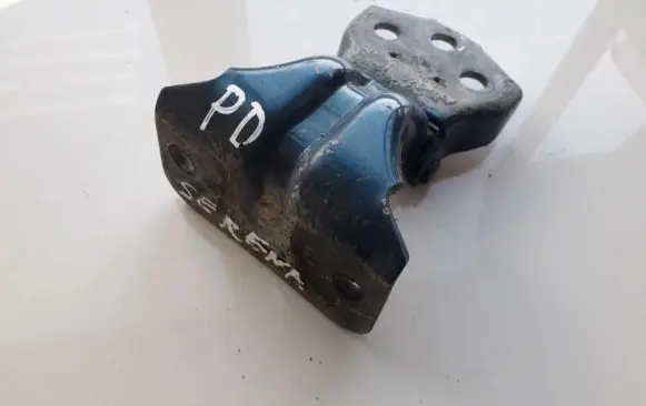 Nissan Serena Front door upper hinge