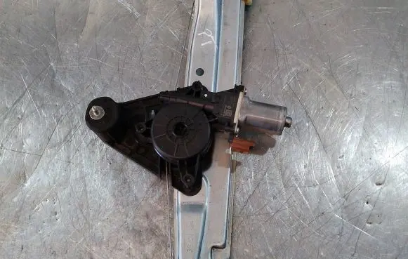 Dacia Sandero Rear door window regulator with motor 827208705R-B