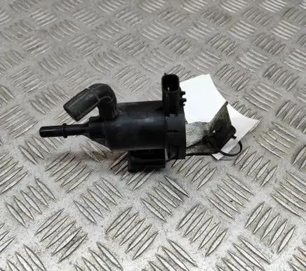 Mercedes-Benz CLA C117 X117 W117 Turbo solenoid valve A0014760532