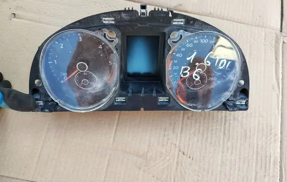Speedometer (instrument cluster)