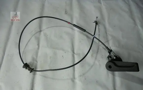 Hyundai Genesis Engine bonnet/hood lock release cable 