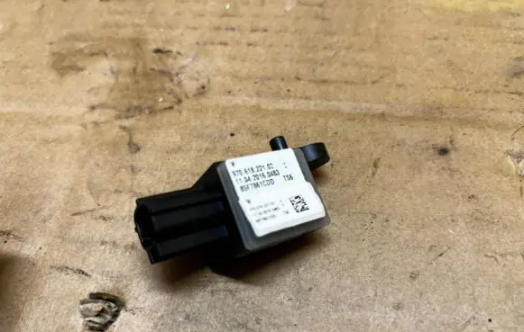 Porsche Panamera (970) Airbag deployment crash/impact sensor 97061822102