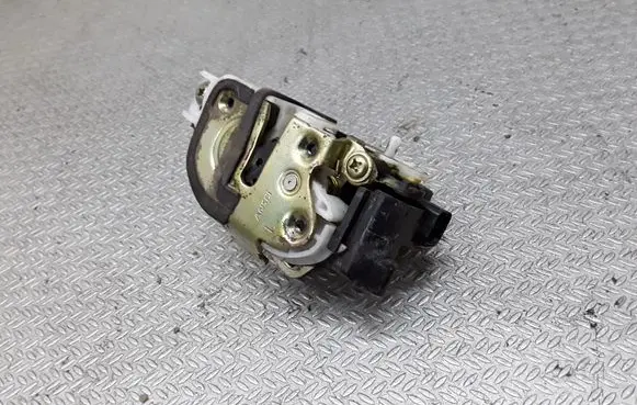 Mitsubishi Lancer Rear door lock