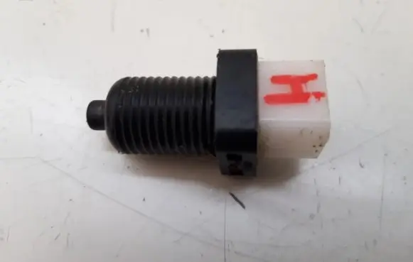 Peugeot 807 Brake pedal sensor switch