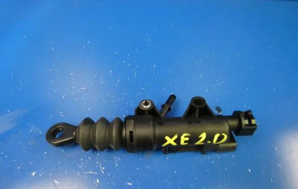 Jaguar XE Clutch master cylinder 041922 151124