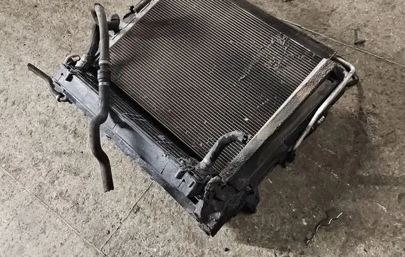 BMW X6 M Coolant radiator 17117594020 17117576273 17118570841
